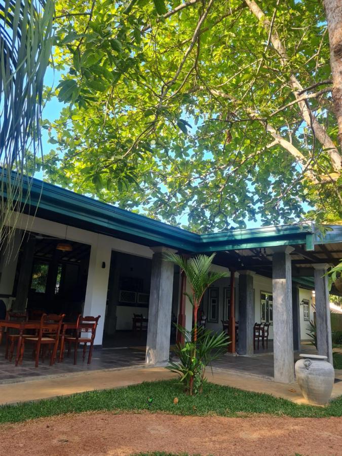 Villa Birdlake Hikkaduwa Extérieur photo